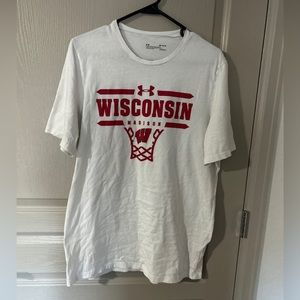 Under Armour Men’s Medium Wisconsin Madison Basketball Tshirt